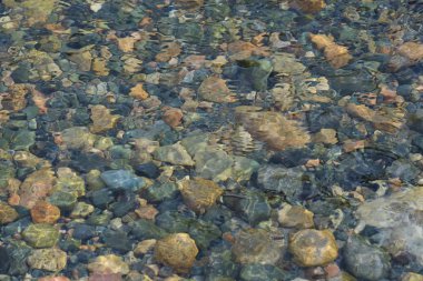 Güzel soyut bir arka plan. Dağ nehri. 