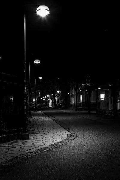 Black and white image of street lights — Stock Photo, Image