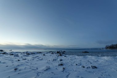Gün batımından sonra kış Gölü