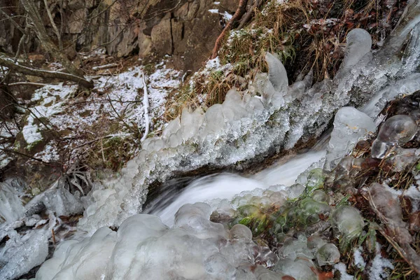 Hielo y cascada — Foto de Stock