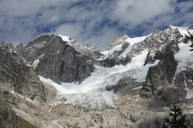 bir panorama İtalyan Alpleri'nde görüntüleyin