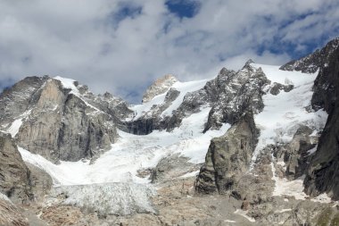 bir panorama İtalyan Alpleri'nde görüntüleyin