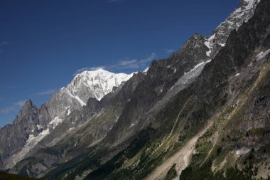 bir panorama İtalyan Alpleri'nde görüntüleyin