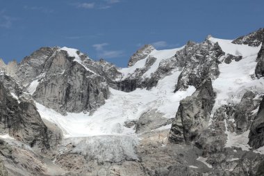 bir panorama İtalyan Alpleri'nde görüntüleyin