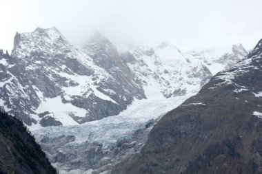 bir panorama İtalyan Alpleri'nde görüntüleyin