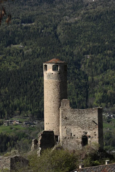 Ancienne Tour Médiévale Sur Les Alpes Italiennes — Photo