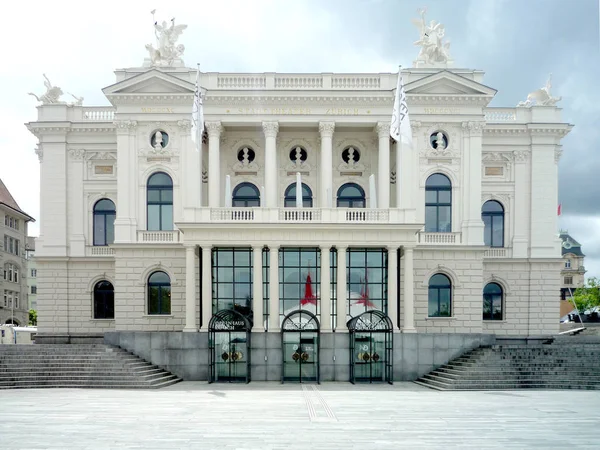 Ζυρίχη Ελβετία Μαΐου 2017 Άποψη Σχετικά Νεοκλασικό Κτίριο Της Όπερας — Φωτογραφία Αρχείου