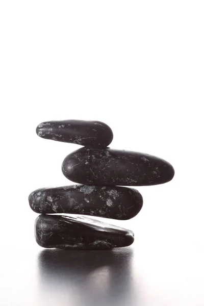 Στοίβα Zen Πέτρες Έννοια Συσσωρεύονται Λευκό Φόντο — Φωτογραφία Αρχείου