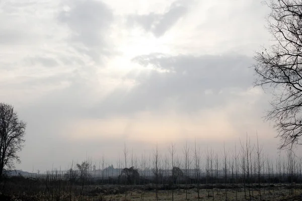 Хмарне Небо Заході Сонця Драматичним Світлом Місцем Тексту — стокове фото