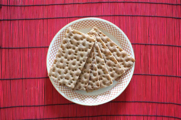 Wholegrain Rye Crackers Dengan Ruang Fotokopi Untuk Teks Anda — Stok Foto