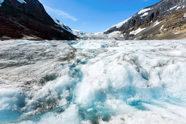 冰河上的融化的水 — 图库照片#