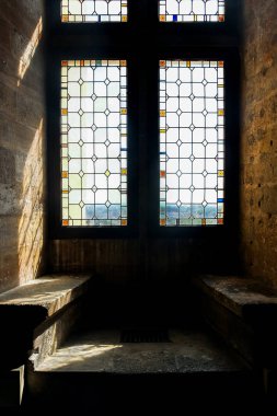 Kilise pencereden ışık 