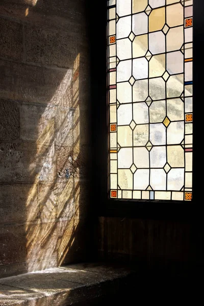 Lichter Durch Kirchenfenster — Stockfoto