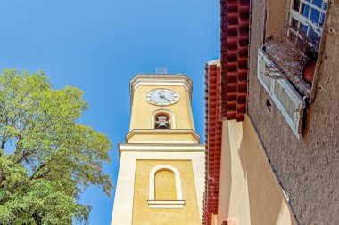 Sarı Saat Kulesi eze Köyü 