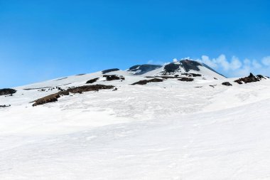 etna Dağı günü kar manzara