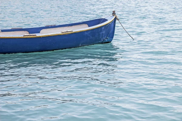 Small Boat Floating Ocean — Stock Photo, Image