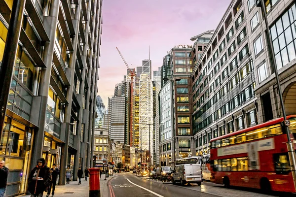 Street View Modern Buildings Busy Traffic City London Evening — Stock Photo, Image