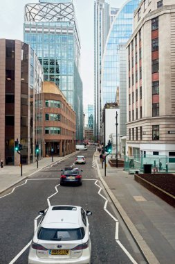 Londra 'daki Canary Wharf' taki modern binalarla şehir manzarası