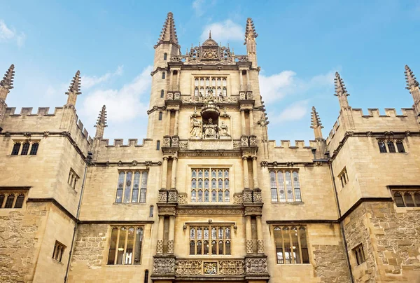 Oxford 'daki Bodleian Kütüphanesi binasının dışı. 