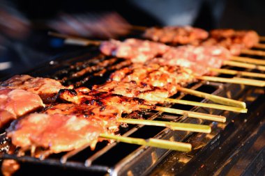 kavrulmuş domuz eti