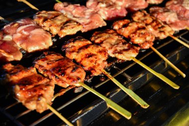 kavrulmuş domuz eti