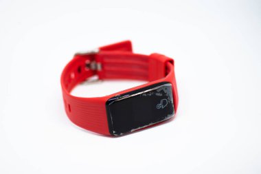 Yeni kırmızı bilezik