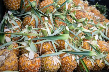 Çiftlikten ananas