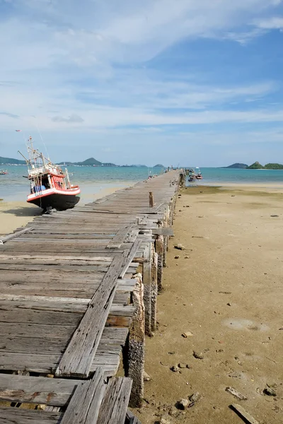 Puente de madera — Foto de Stock