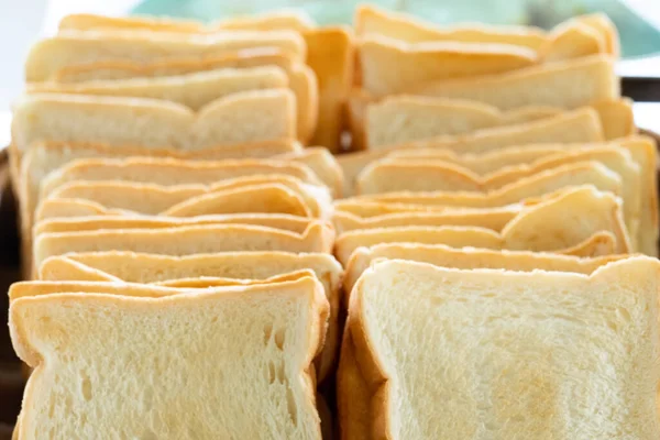 Rostat bröd av plåt — Stockfoto