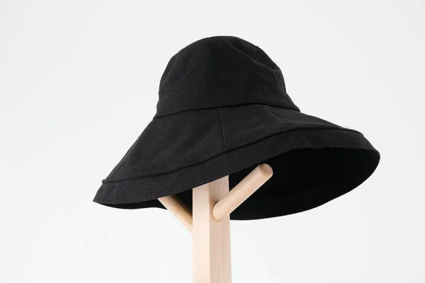 Szeroki kapelusz przeciwsłoneczny — Zdjęcie stockowe