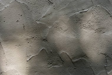 Tuğlalara çimento dök