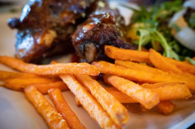 Izgara domuz pirzola