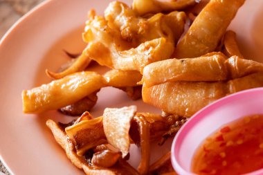 Lezzetli kızarmış kalamar.