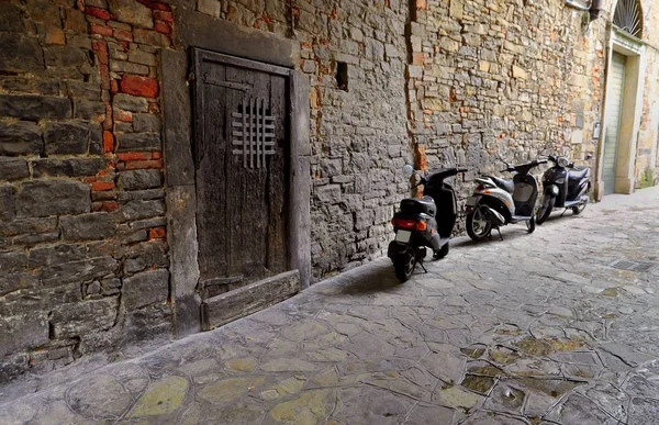 Rue dans la vieille ville de Bergame, Italie — Photo