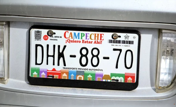 CAMPECHE, MEXIQUE - 14 FÉVRIER. Plaques d'immatriculation sur la voiture à Campeche City Yukatan février 14, 2014 Mexique — Photo