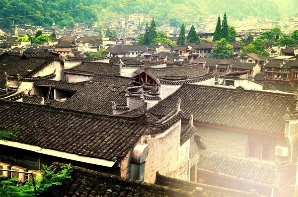 Roofd Fenghuang içinde görünümünü gündoğumu — Stok fotoğraf