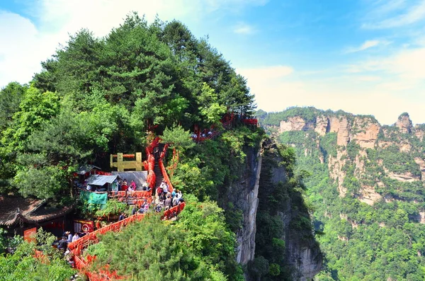 Zhangjiajie, China - May 10, 2017: Path with red ribbons Zhangjiajie National Park, China. — Stock Photo, Image