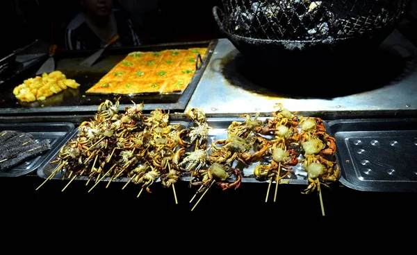 Cuisine traditionnelle chinoise de rue — Photo