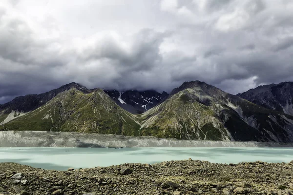 Hermoso Turqouise Tasman Lago Glaciar Montañas Rocosas Las Nubes Parque — Foto de Stock