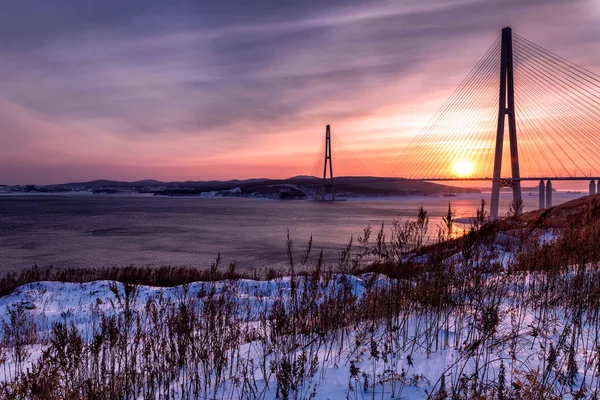Winter Zonsondergang Van Lange Tuibrug Vladivostok Rusland — Stockfoto