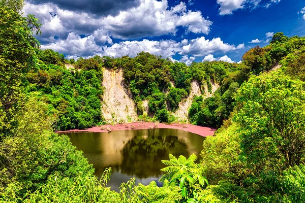 Lago Waimangu Vale Vulcânico Com Bela Reflexão Dia Ensolarado — Fotografia de Stock