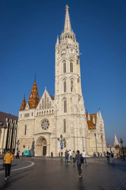 Budapeşte, Macaristan - Ekim 2019: Matthias Kilisesi Budapeşte 'deki ünlü tarihi bina