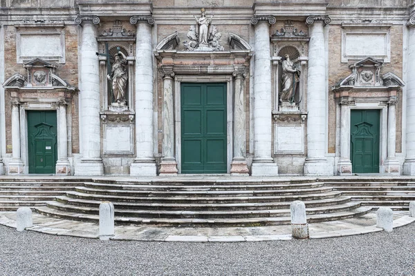 Bazilika Santa Maria Porto Vstupní Fasádě Ravenně Itálie — Stock fotografie
