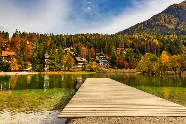 Masse Bois Sur Incroyable Lac Jasna Automne Alpes Slovènes — Photo