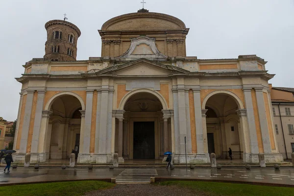 Ravenna Itálie Říjen 2019 Pohled Průčelí Katedrály Ravenně Deštivého Počasí — Stock fotografie