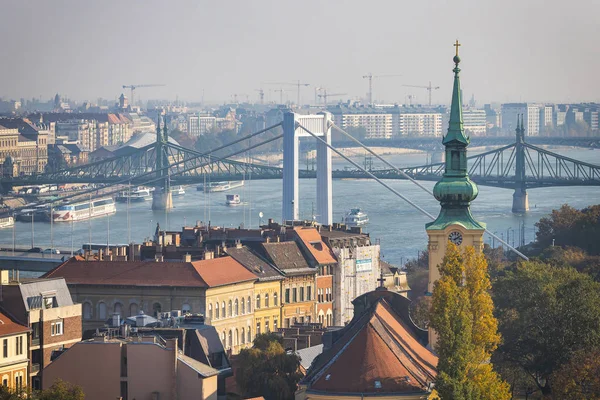 Budapeszt Węgry Październik 2019 Widok Most Elżbiety Brzeg Dunaju Budapeszcie — Zdjęcie stockowe