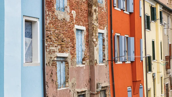 Antigas Fachadas Coloridas Dos Edifícios Chioggia Veneto Itália — Fotografia de Stock