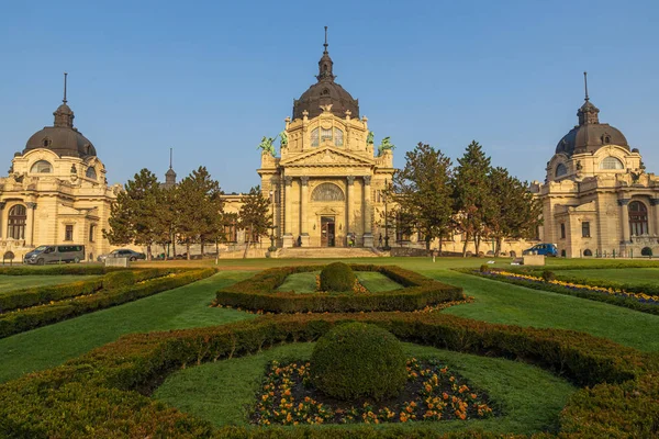 Budapest Hungría Octubre 2019 Hermoso Edificio Histórico Los Famosos Baños — Foto de Stock