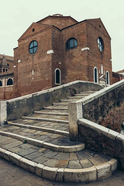 Starý Pěší Most Staré Budovy Chioggia Veneto Itálie — Stock fotografie