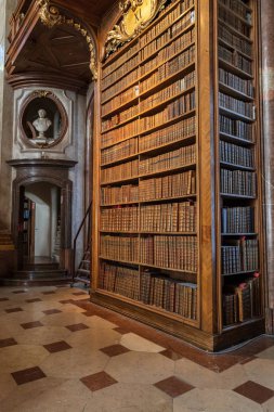 Viyana, Avusturya - Ekim 2019: Avusturya Ulusal Kütüphanesi Hofburg Sarayı